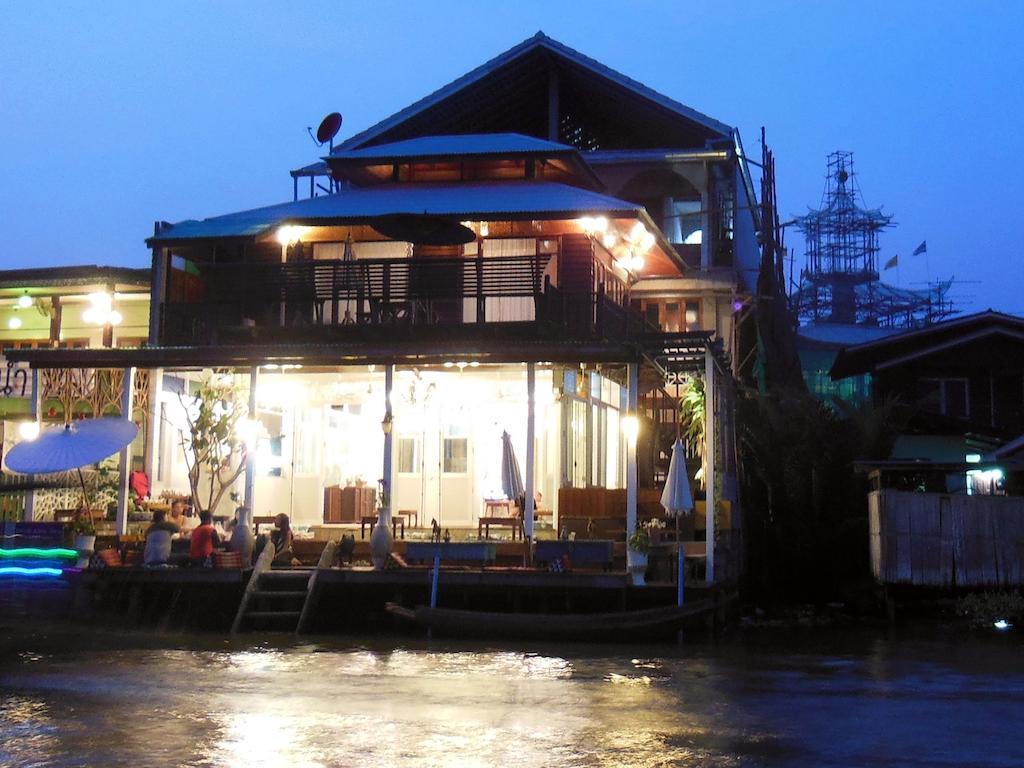 At Casa Guesthouse Amphawa Exterior foto