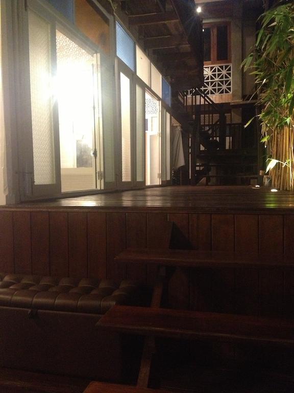 At Casa Guesthouse Amphawa Exterior foto