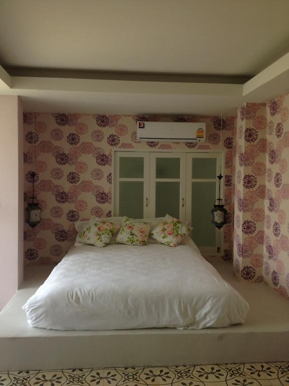 At Casa Guesthouse Amphawa Quarto foto
