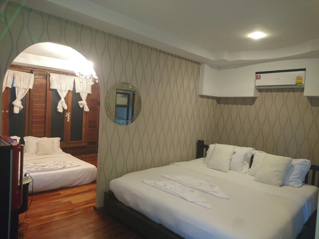 At Casa Guesthouse Amphawa Exterior foto