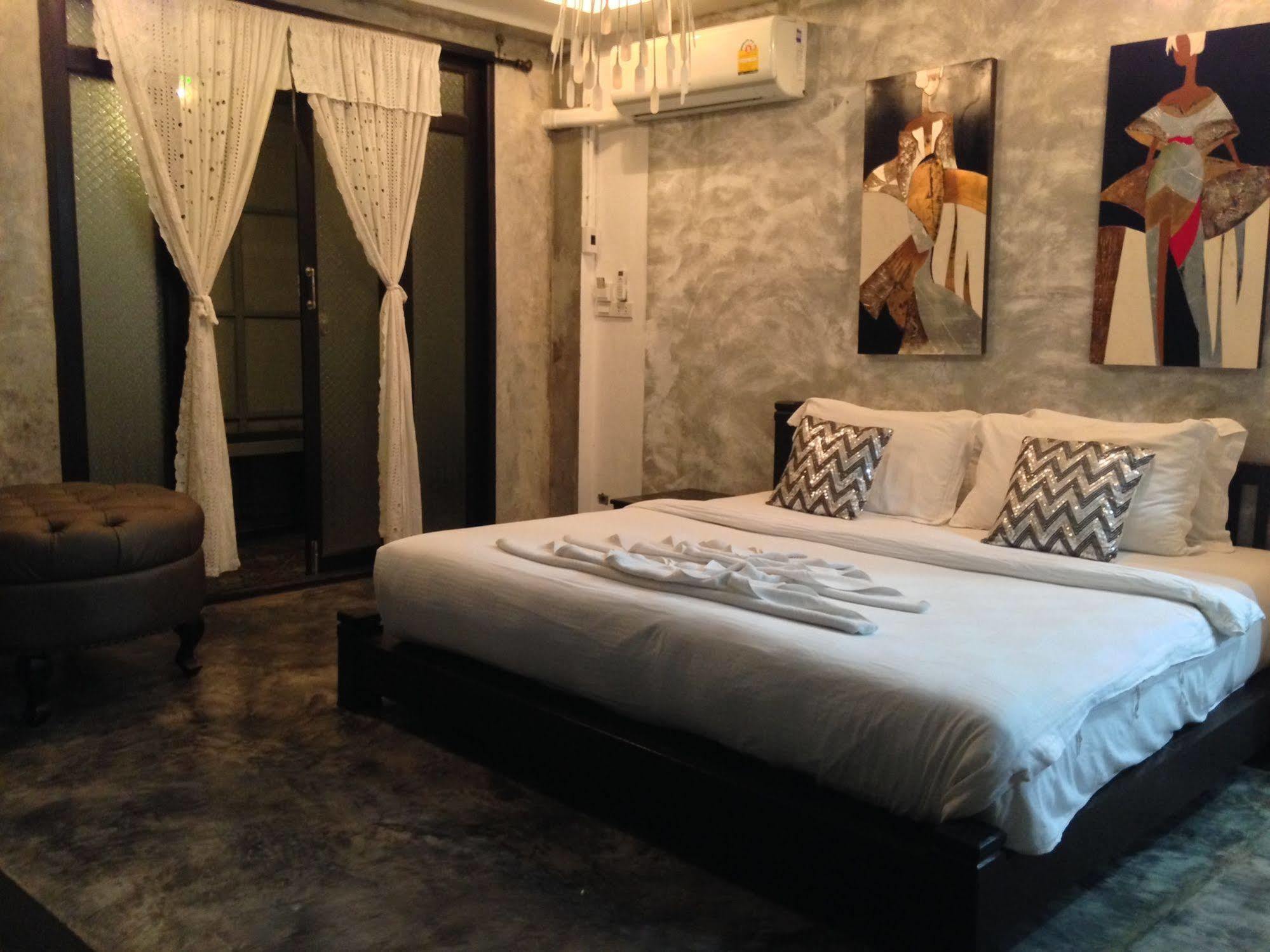 At Casa Guesthouse Amphawa Exterior foto